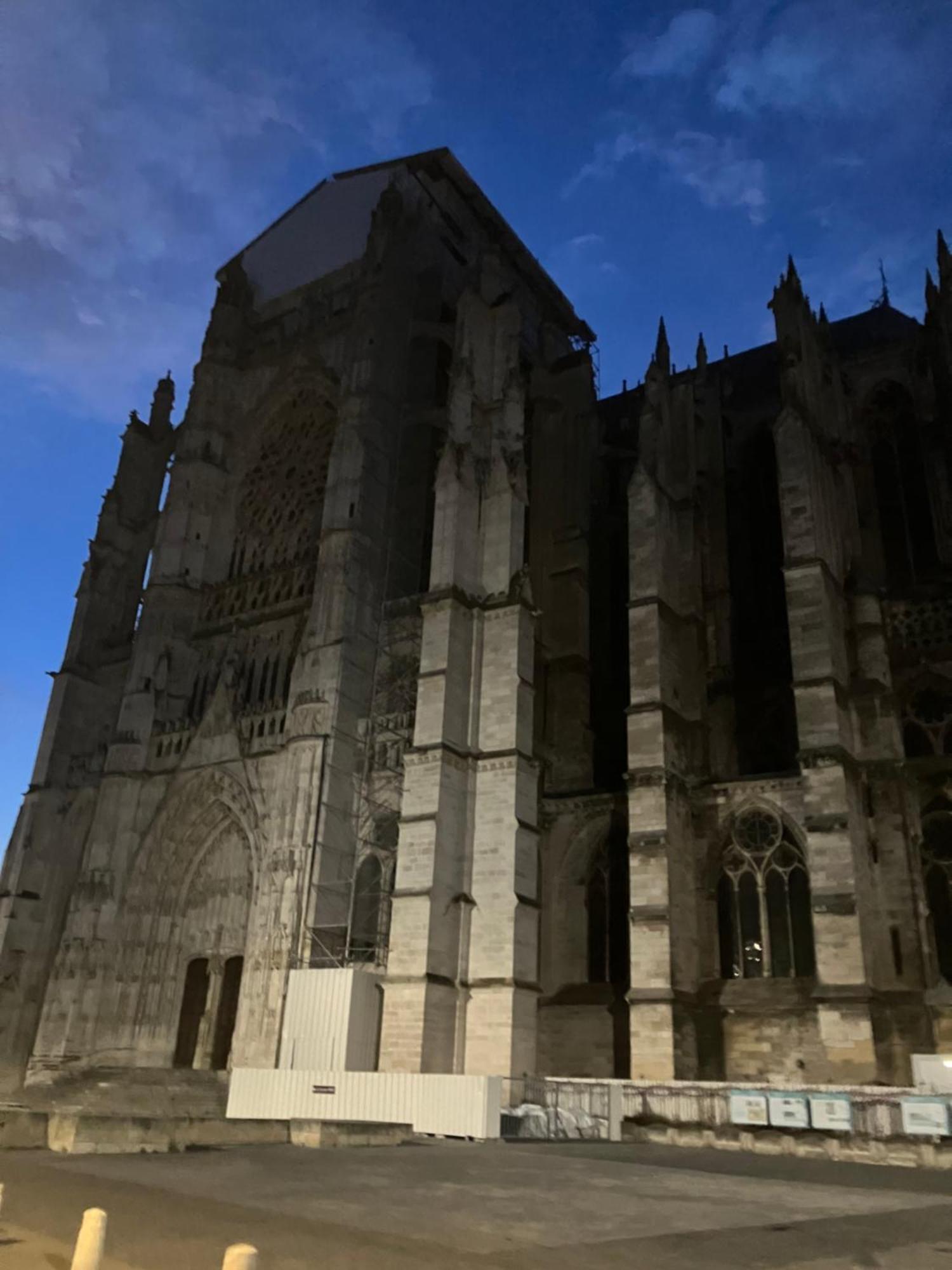 Lovely Appartement Vue Cathedrale Beauvais Extérieur photo
