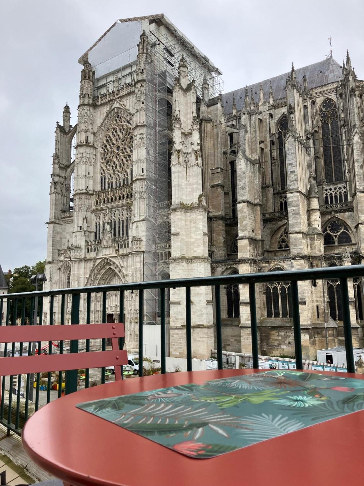 Lovely Appartement Vue Cathedrale Beauvais Extérieur photo